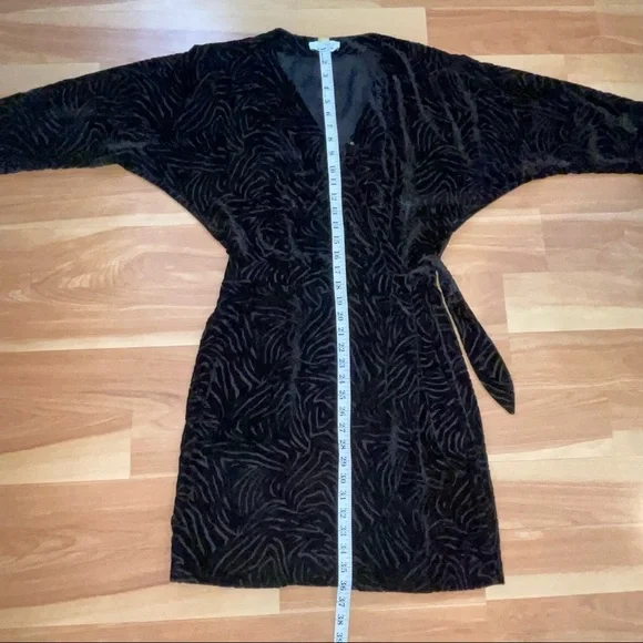 Paris Atelier & Other Stories Black Zebra Texture  Velvet Wrap Dress Size Small - Picture 6 of 15